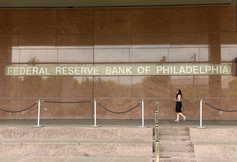 Front of Federal Reserve - MiniWallSt